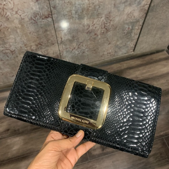 Authentic Michael Kors Clutch in mint condition - Picture 4 of 8